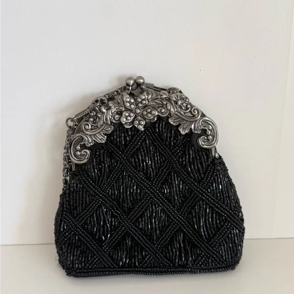 Vintage Black Beaded Evening Bag Ornate Silver Tone Frame Kiss Lock Clutch - Picture 8 of 8